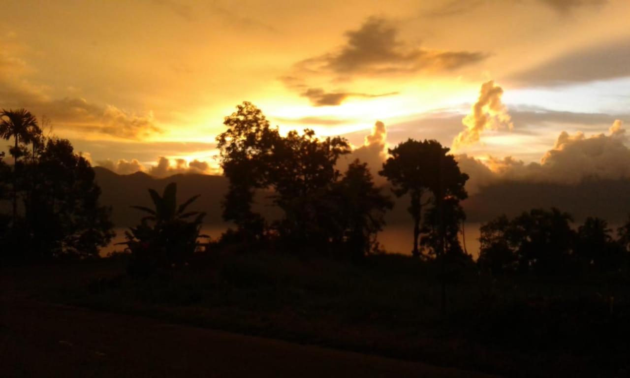 Bagoes View Cottages Maninjau 外观 照片